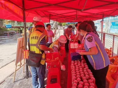 情系一线职工，中山工会为户外工作者“送清凉”
