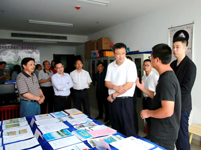 市委常委、副市长谢忠率队来我校考察交流文艺创作工作